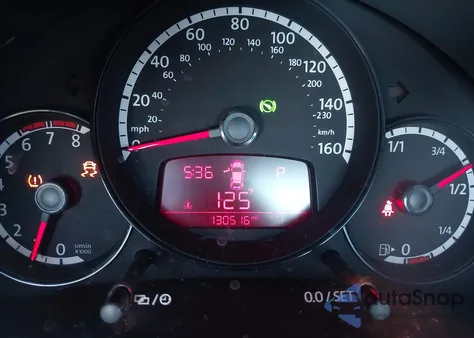 2013 Volkswagen Beetle 2.0T Turbo z USA, uszkodzony, nr VIN 3VWVT7AT4DM679222